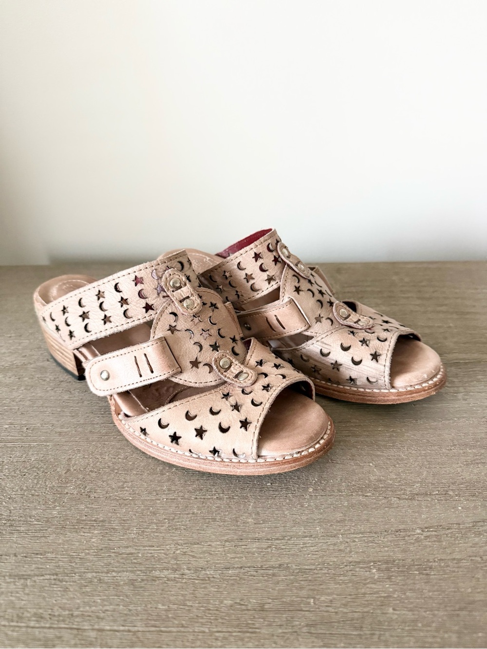 Freebird by Steven "Moonstar" Perforated Celestial Leather Mule Sandals Size 9